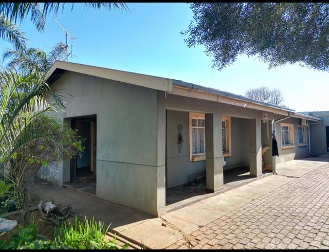 4 BEDROOM HOUSE FOR SALE IN VALHALLA